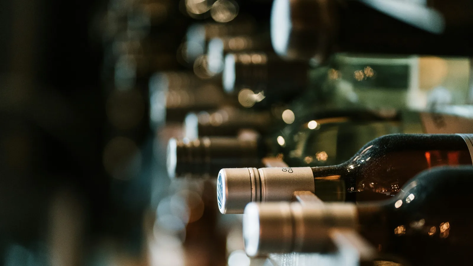 Amateur de vin : découvrez les boutiques spécialisées pour enrichir votre passion