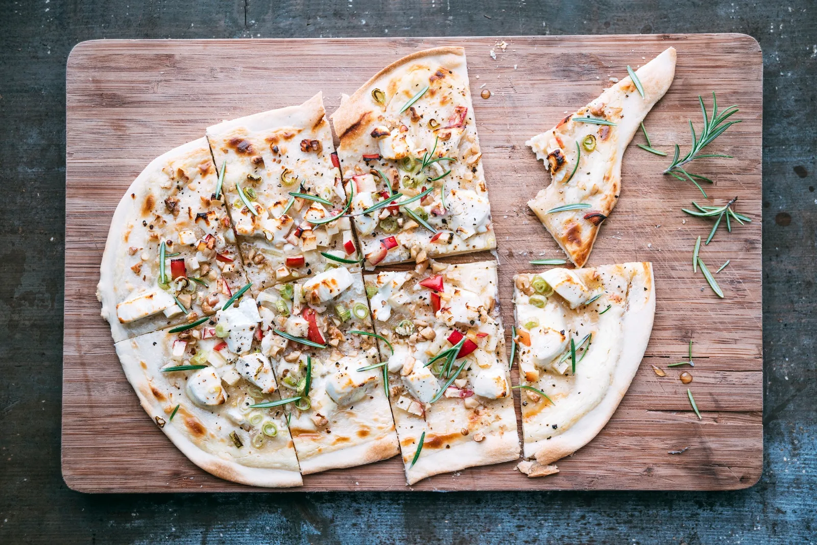 Quel vin accompagnerait une tarte flambée alsacienne ?